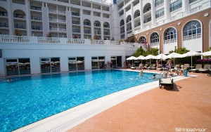 محوطه هتل محوطه هتل