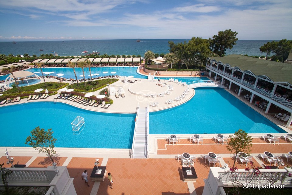 محوطه هتل محوطه هتل