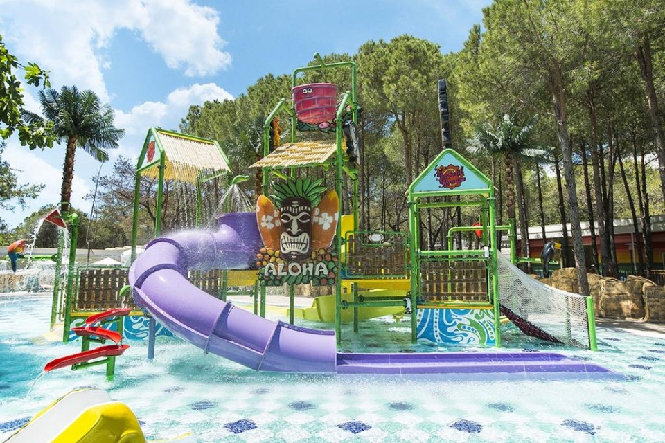 محوطه هتل محوطه هتل