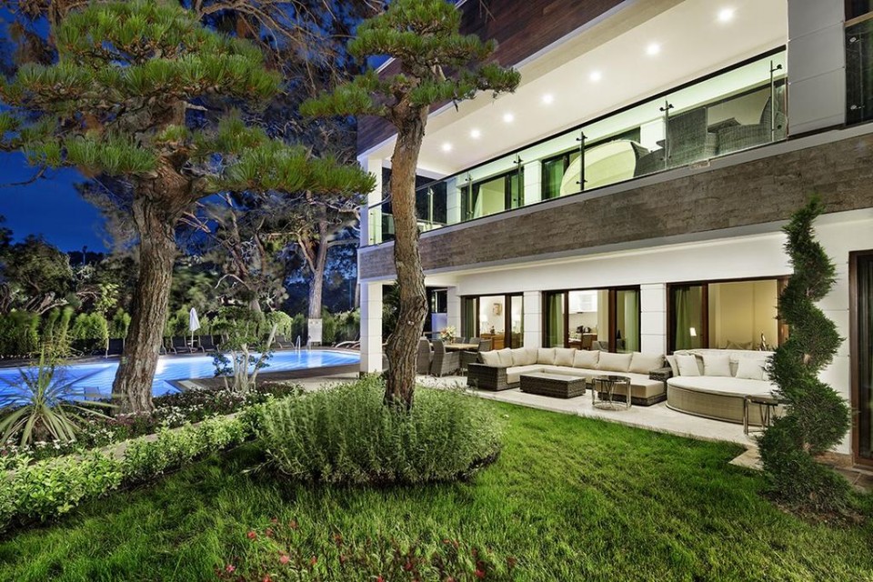 محوطه هتل محوطه هتل