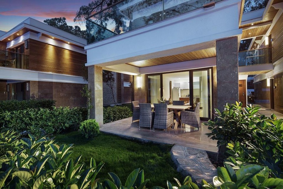 محوطه هتل محوطه هتل