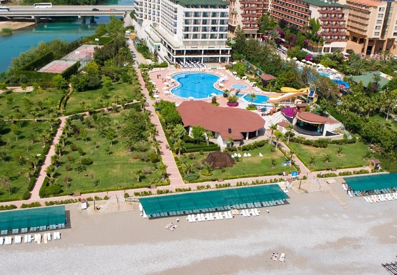 محوطه هتل محوطه هتل