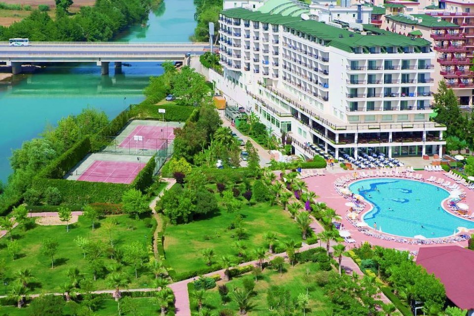 محوطه هتل محوطه هتل