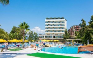 محوطه هتل محوطه هتل