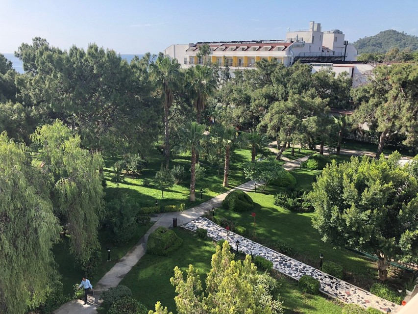 محوطه هتل محوطه هتل