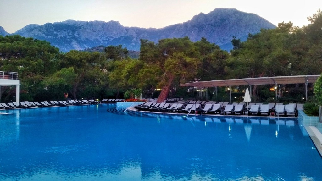 محوطه هتل محوطه هتل