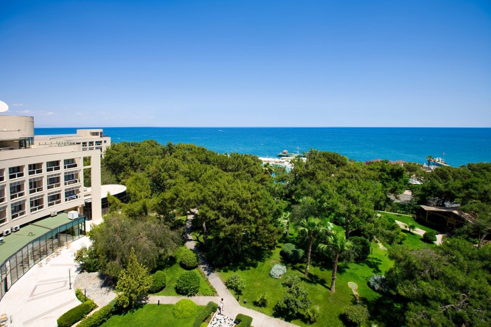 محوطه هتل محوطه هتل