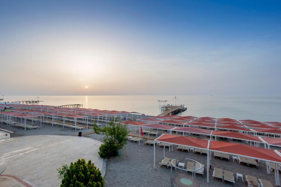 محوطه هتل محوطه هتل