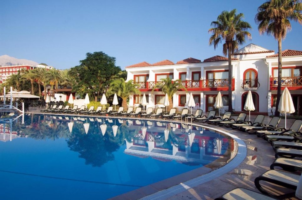 محوطه هتل محوطه هتل