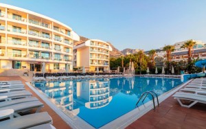 محوطه هتل محوطه هتل