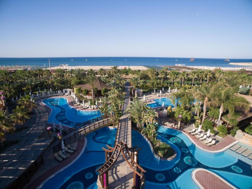 محوطه هتل محوطه هتل