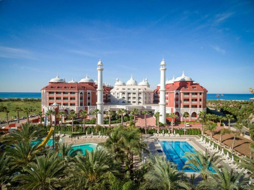 محوطه هتل محوطه هتل