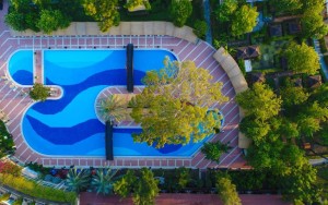 محوطه هتل محوطه هتل