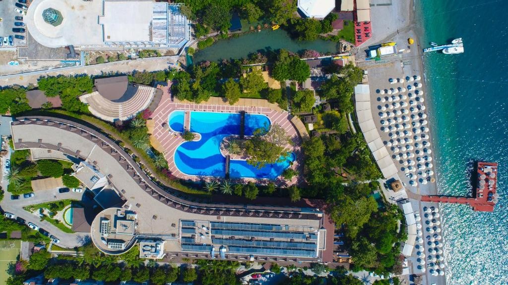 محوطه هتل محوطه هتل