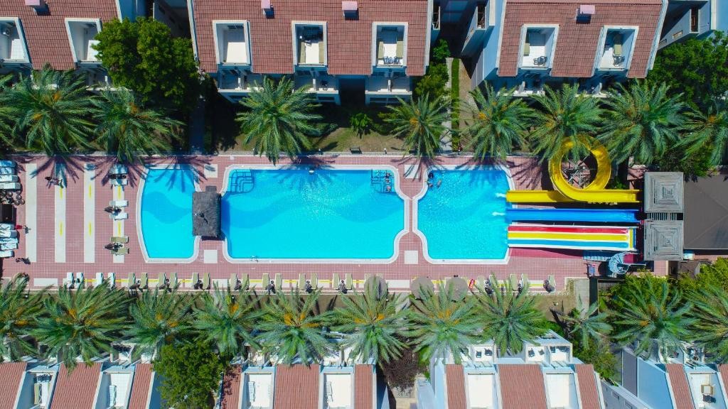 محوطه هتل محوطه هتل