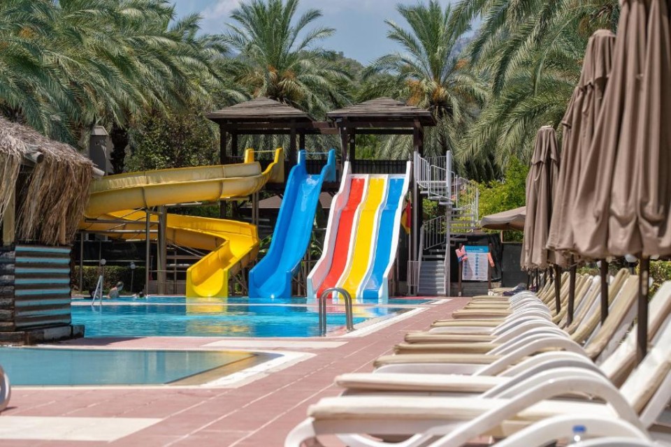 محوطه هتل محوطه هتل