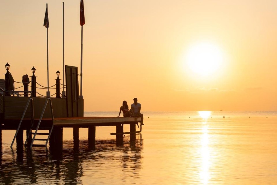 محوطه هتل محوطه هتل