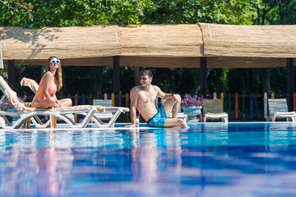 محوطه هتل محوطه هتل