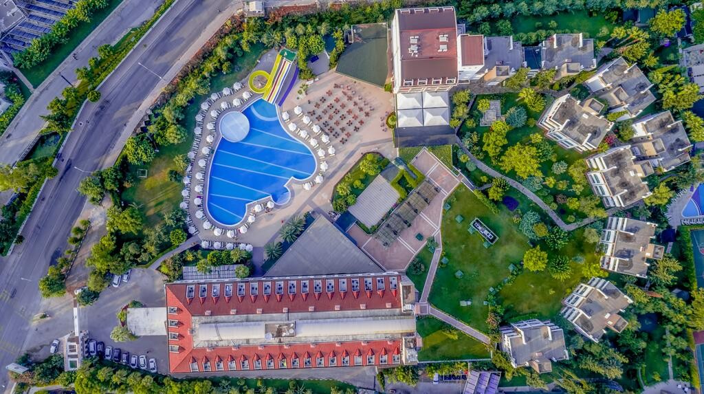 محوطه هتل محوطه هتل