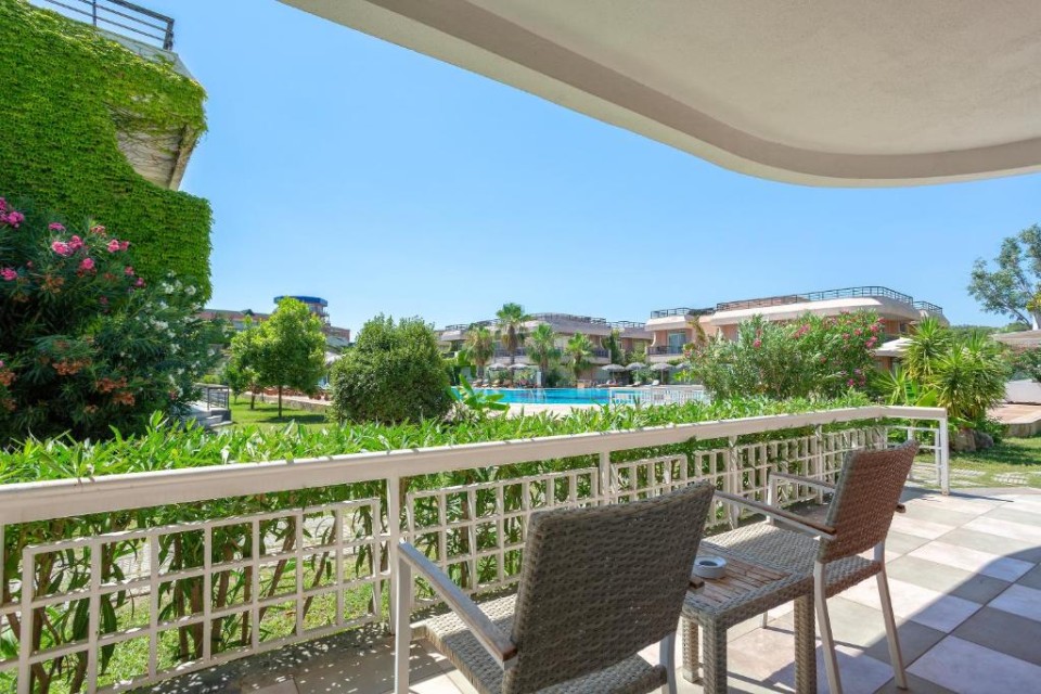 محوطه هتل محوطه هتل