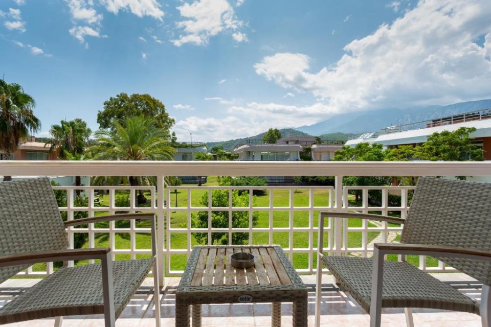 محوطه هتل محوطه هتل