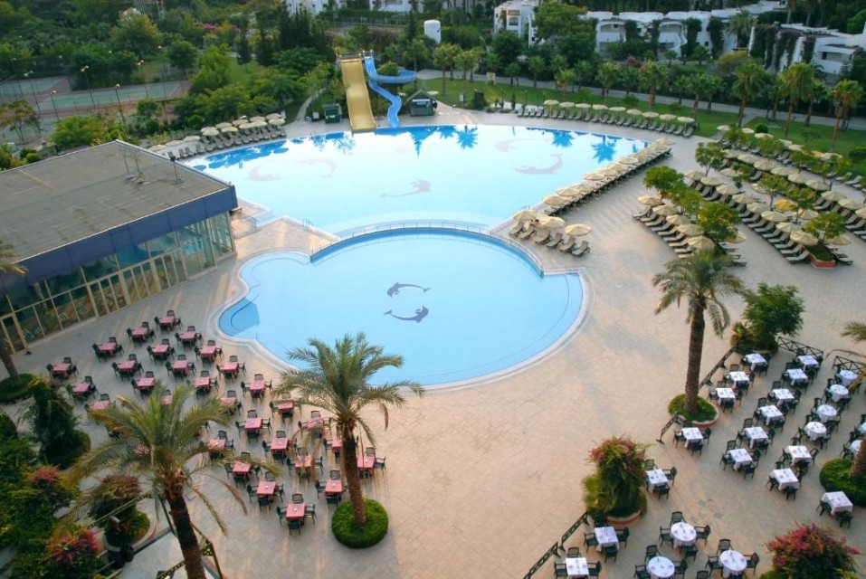 محوطه هتل محوطه هتل