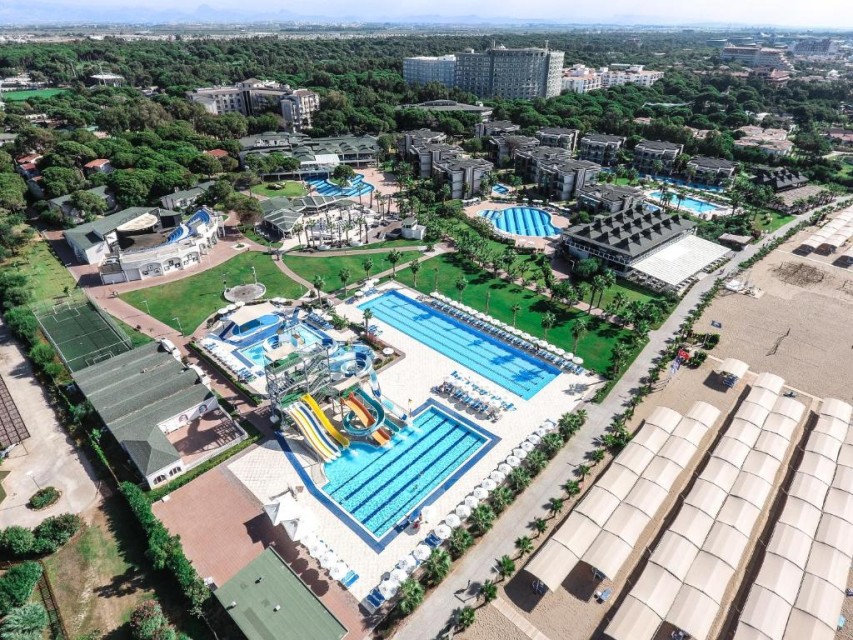 محوطه هتل محوطه هتل