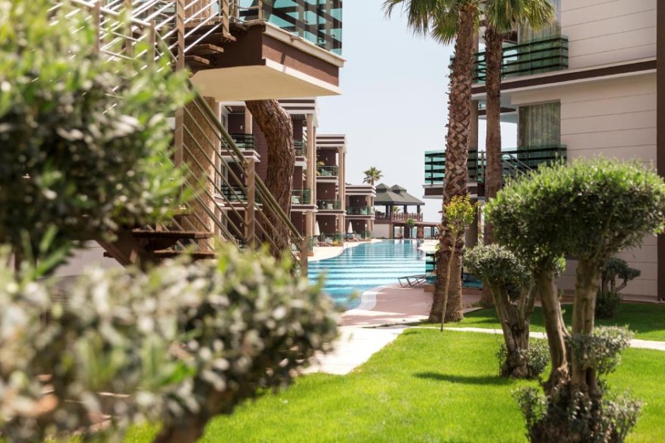 محوطه هتل محوطه هتل