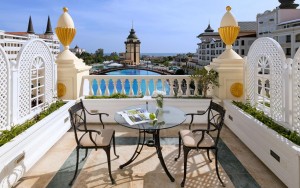 محوطه هتل محوطه هتل