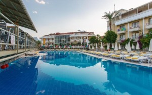 محوطه هتل محوطه هتل