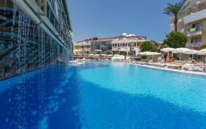 محوطه هتل محوطه هتل