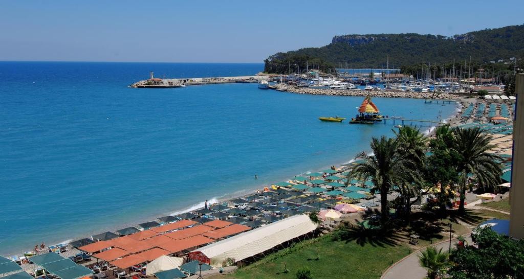 محوطه هتل محوطه هتل