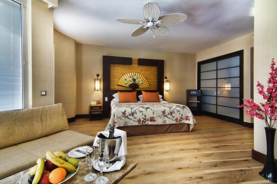 نمای داخل اتاق