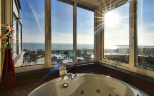 نمای بیرون از اتاق