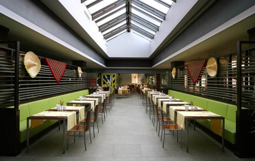 نمای رستوران