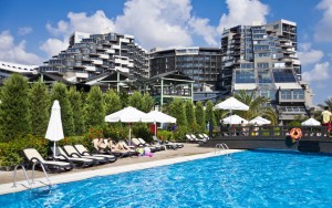 نمای بیرونی - روز