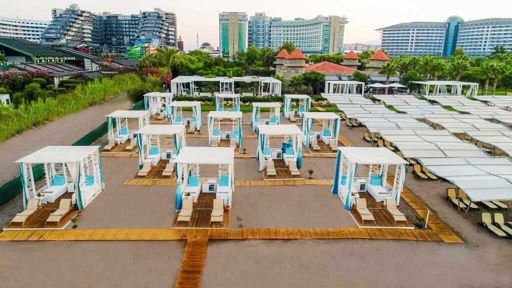 محوطه هتل محوطه هتل