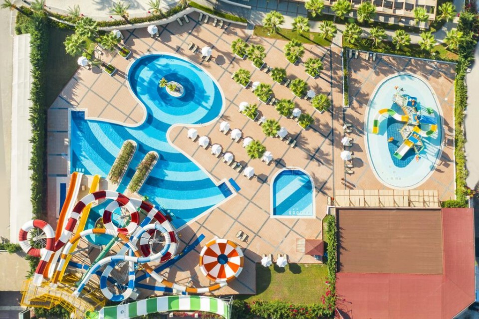 محوطه هتل محوطه هتل