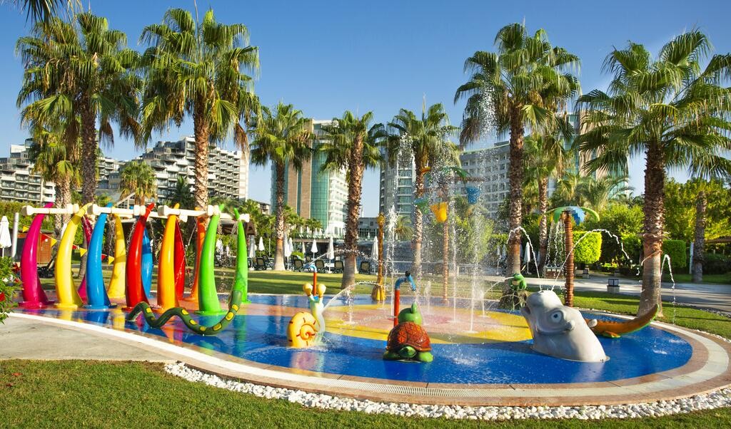 محوطه هتل محوطه هتل