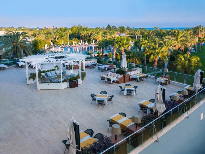 محوطه هتل محوطه هتل