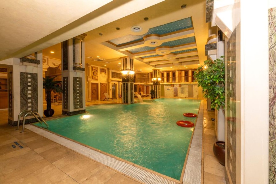 استخر استخر