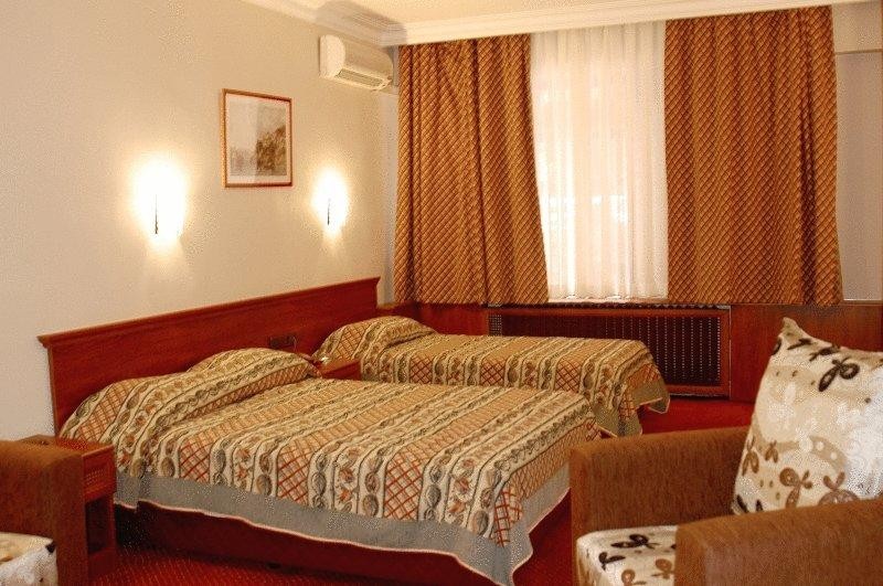 hotels-turkey-istanbul-Monopol-3374004-26ba2c9637d85cfabc7a35aea816c669.jpg