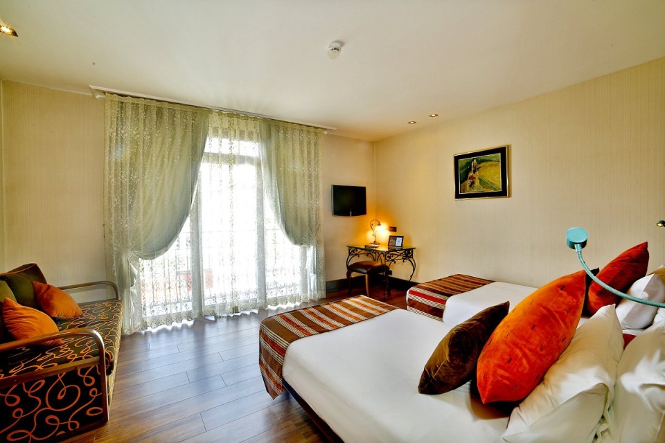 hotels-turkey-istanbul-hotel-Konak-istanbul-konak-hotel-(1)-26ba2c9637d85cfabc7a35aea816c669.jpg