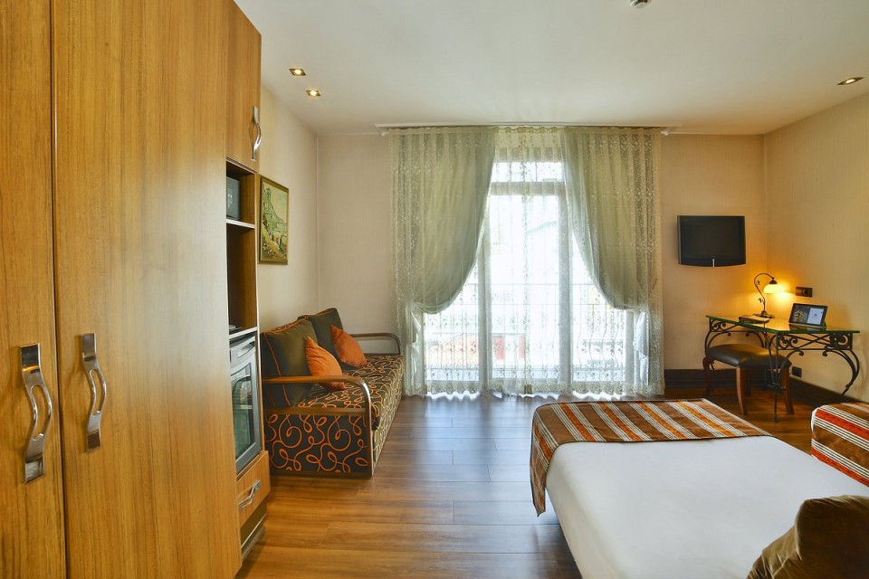 hotels-turkey-istanbul-hotel-Konak-istanbul-konak-hotel-(15)-26ba2c9637d85cfabc7a35aea816c669.jpg