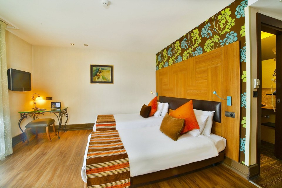 hotels-turkey-istanbul-hotel-Konak-istanbul-konak-hotel-(6)-26ba2c9637d85cfabc7a35aea816c669.jpg