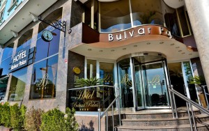 نمای بیرونی هتل