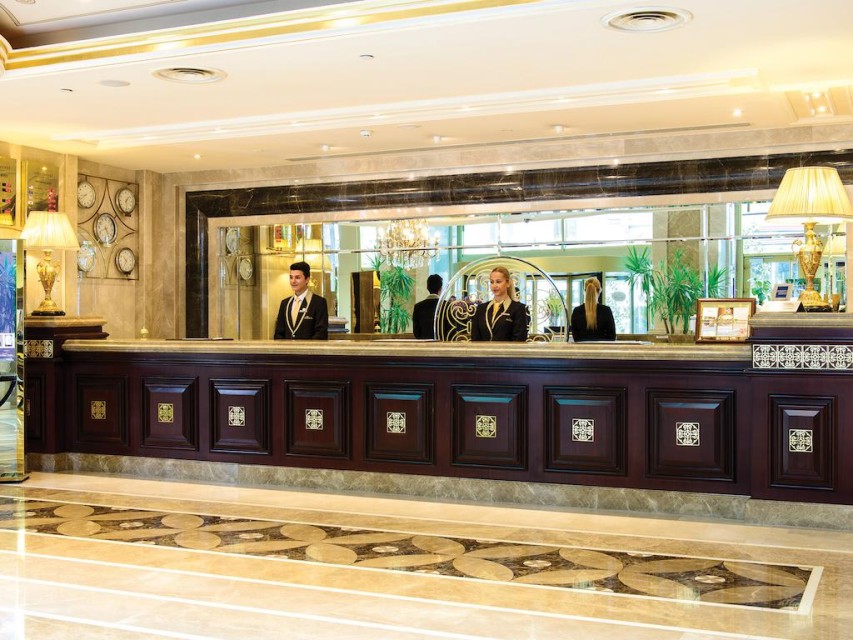 رسپشن (میز ورودی 24 ساعته)