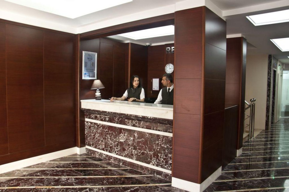 رسپشن (میز ورودی 24 ساعته)