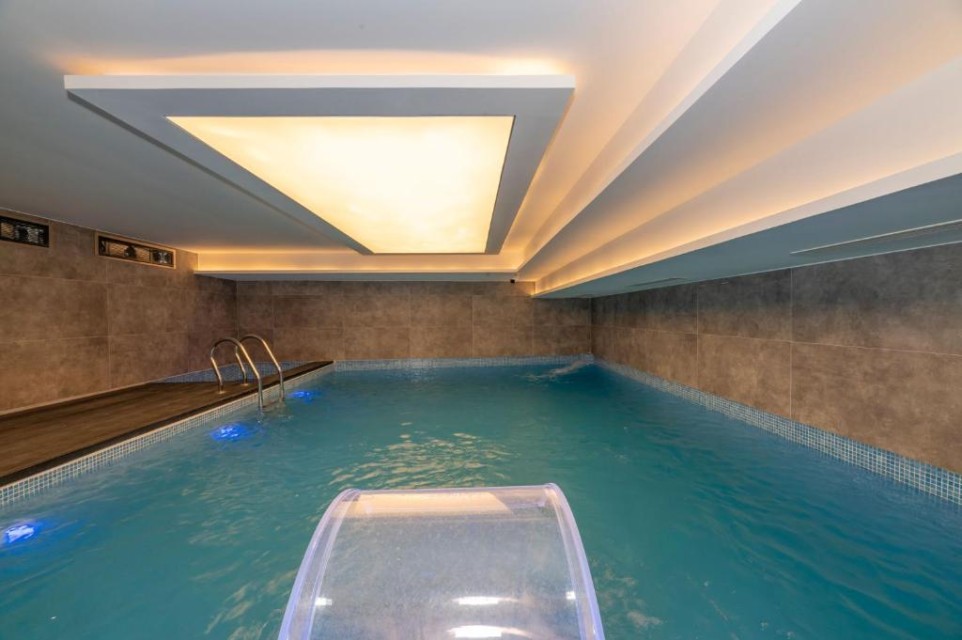 استخر استخر