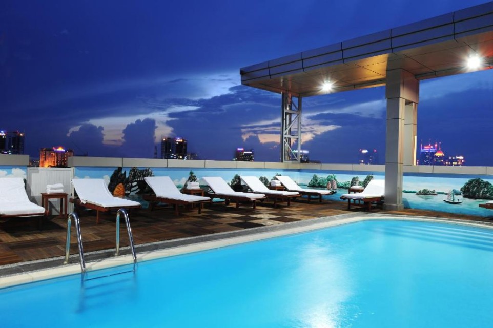 محوطه هتل محوطه هتل